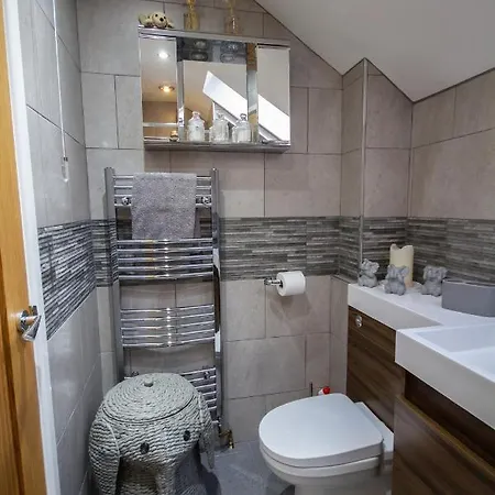 Kirkgate Sherburn In Elmet * Leeds (West Yorkshire)